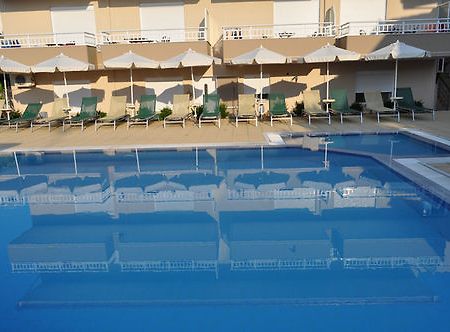 Sarti Plaza Hotel Екстериор снимка