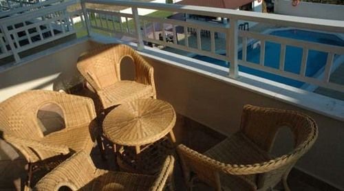 Sarti Plaza Hotel Екстериор снимка